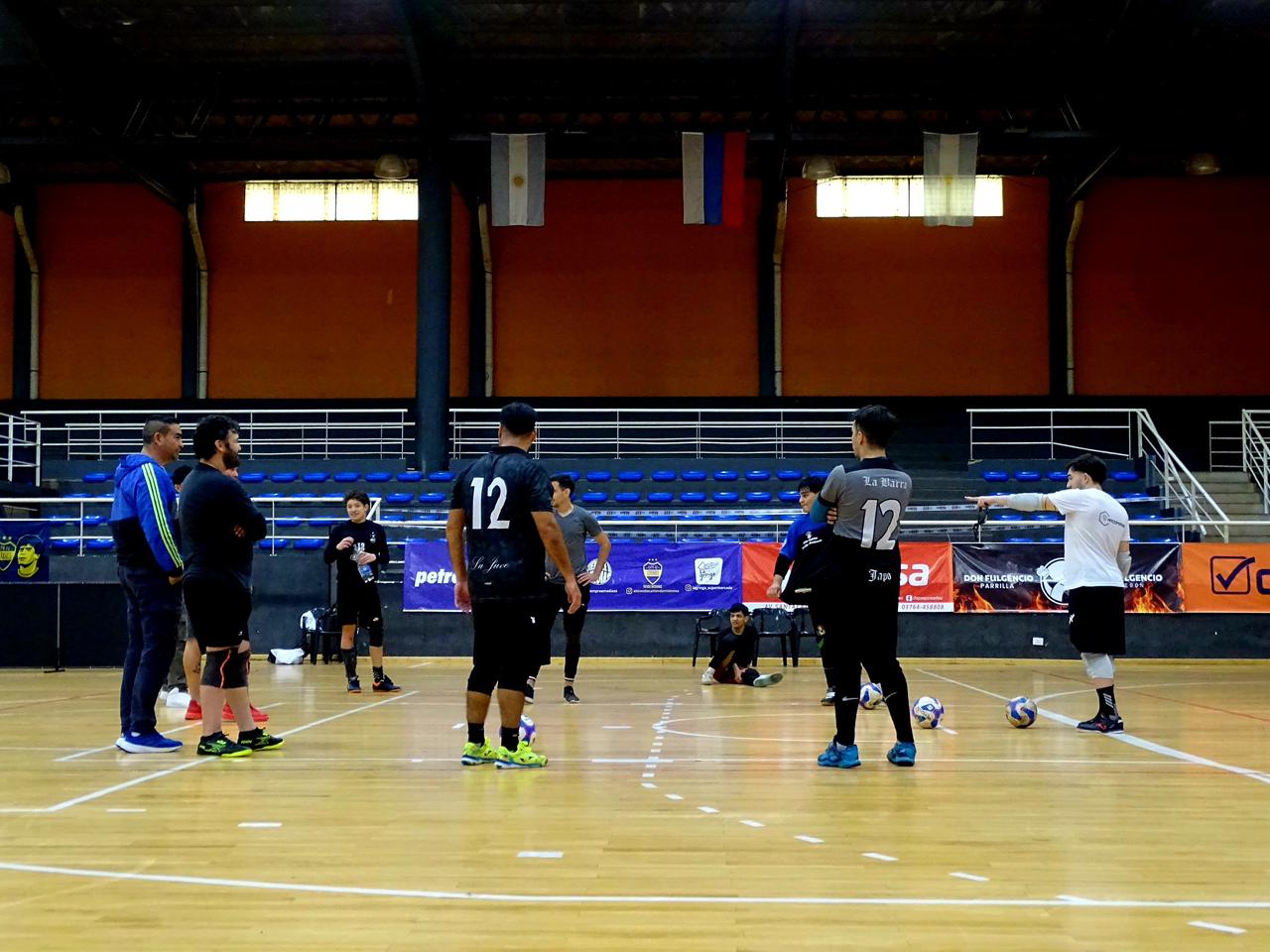 Entrenamiento de arqueros durante la práctica